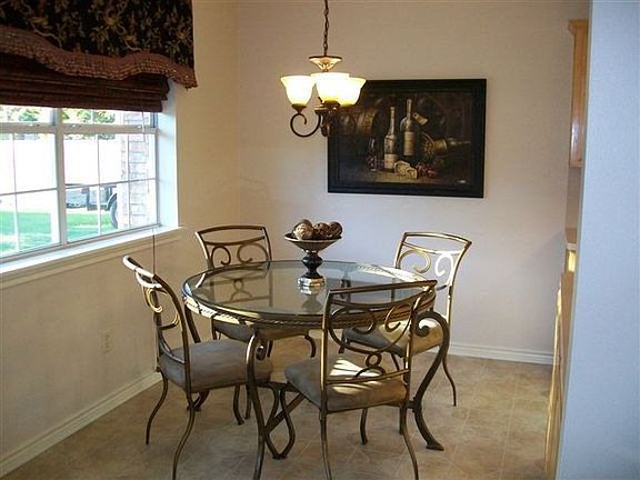5th image of 121 Gladstone Pl