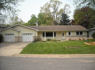 6305 Southern Cir, Monona, WI 53716