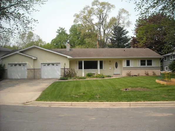 6305 Southern Cir, Monona, WI 53716