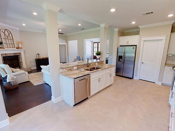 4th image of 6068 Huntington Creek Blvd