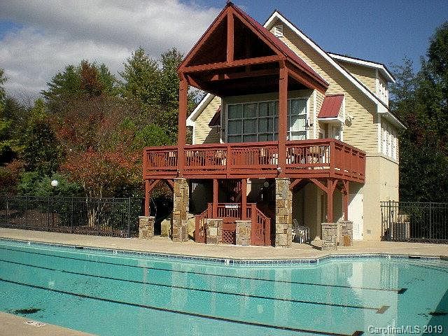 2nd image of 1628 Southpointe Dr