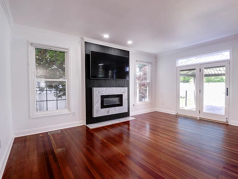 1628 Great Falls St — Photo 14