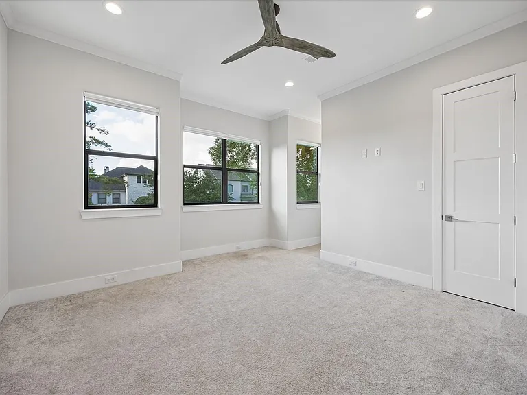4919 Holt St — Photo 23
