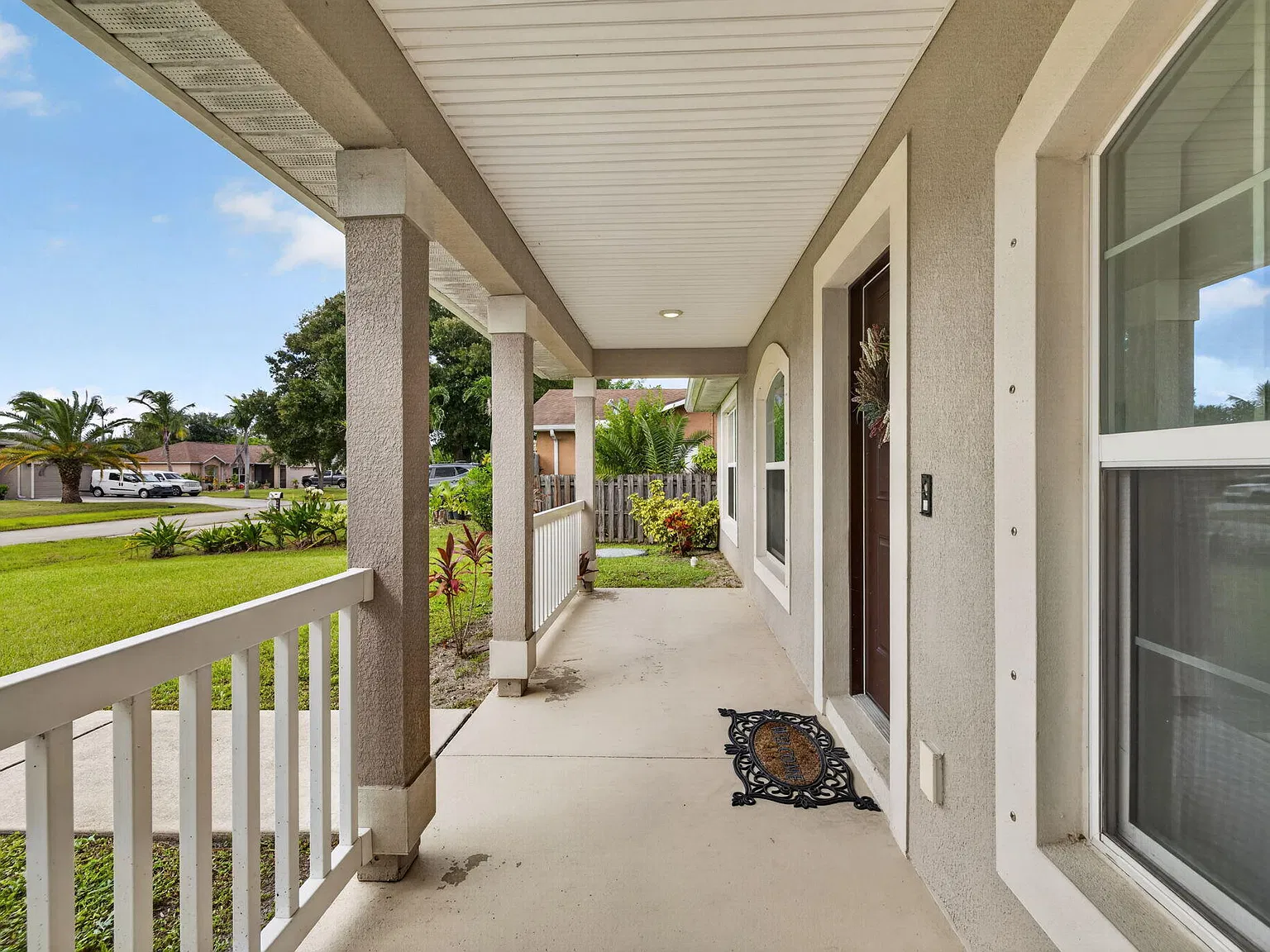 3 bed, 2.0 bath, 2035 sqft, $3,100 — Photo 2