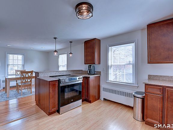 3rd image of 492 Maple Street