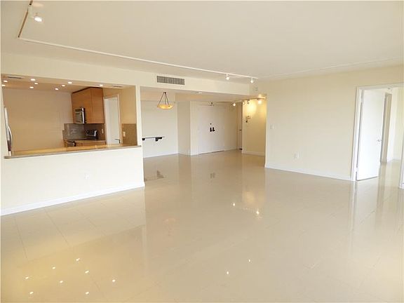 Desirable split bedroom floor plan in Grove Isle!
