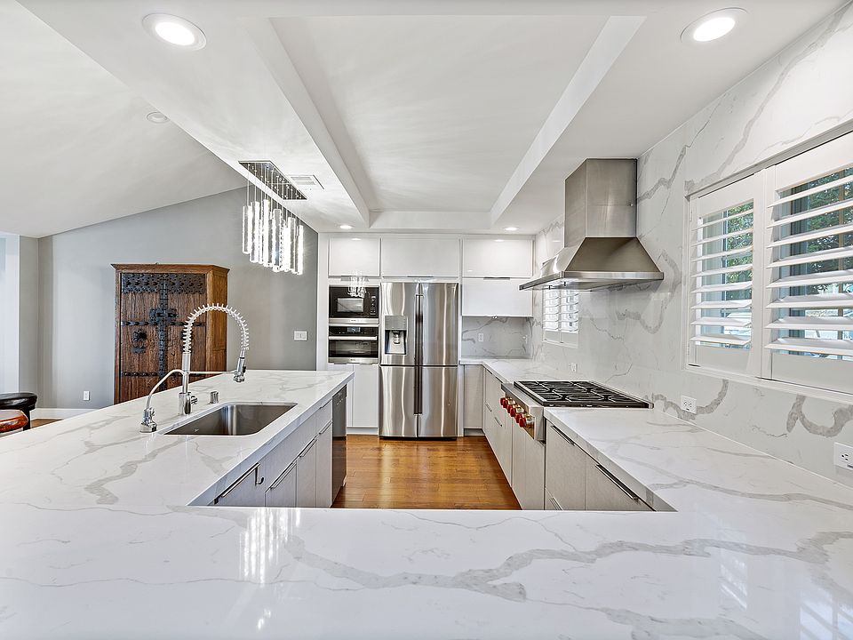 1st image of 2978 Barkley Ave