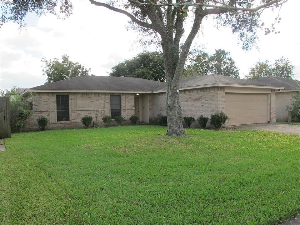 1st image of 208 Sweetgum Dr