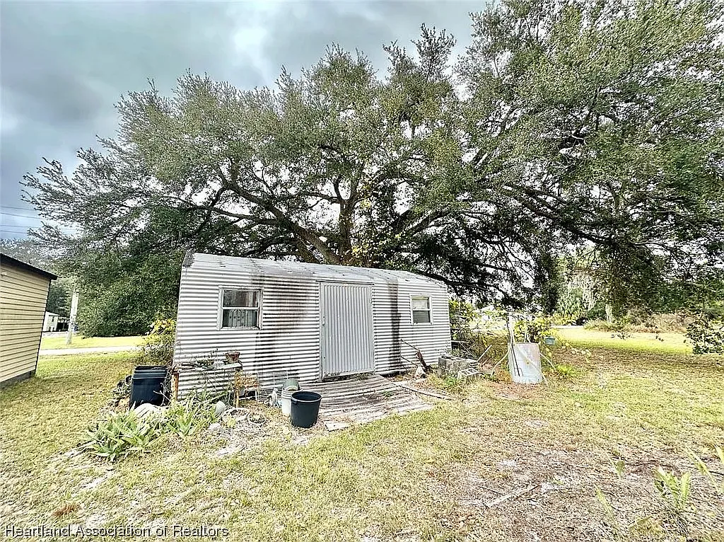 2 bed, 1040 sqft, $950 — Photo 4