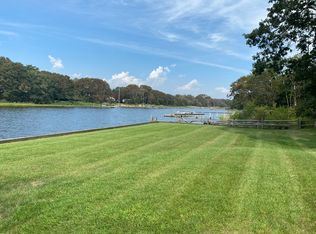 5 Nickerson Ln, Remsenburg, NY 11960