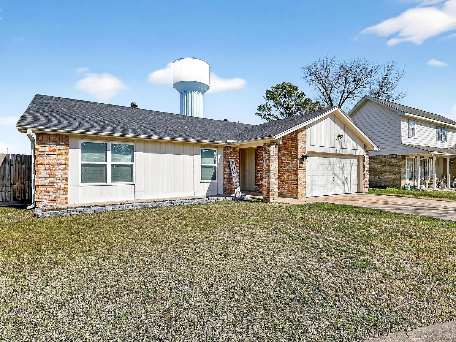 3 bed, 2.0 bath, 1898 sqft, $2,000 — Photo 3