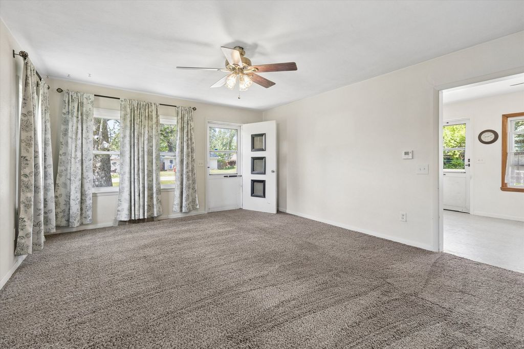 4368 9th St, East Moline, IL - View 2