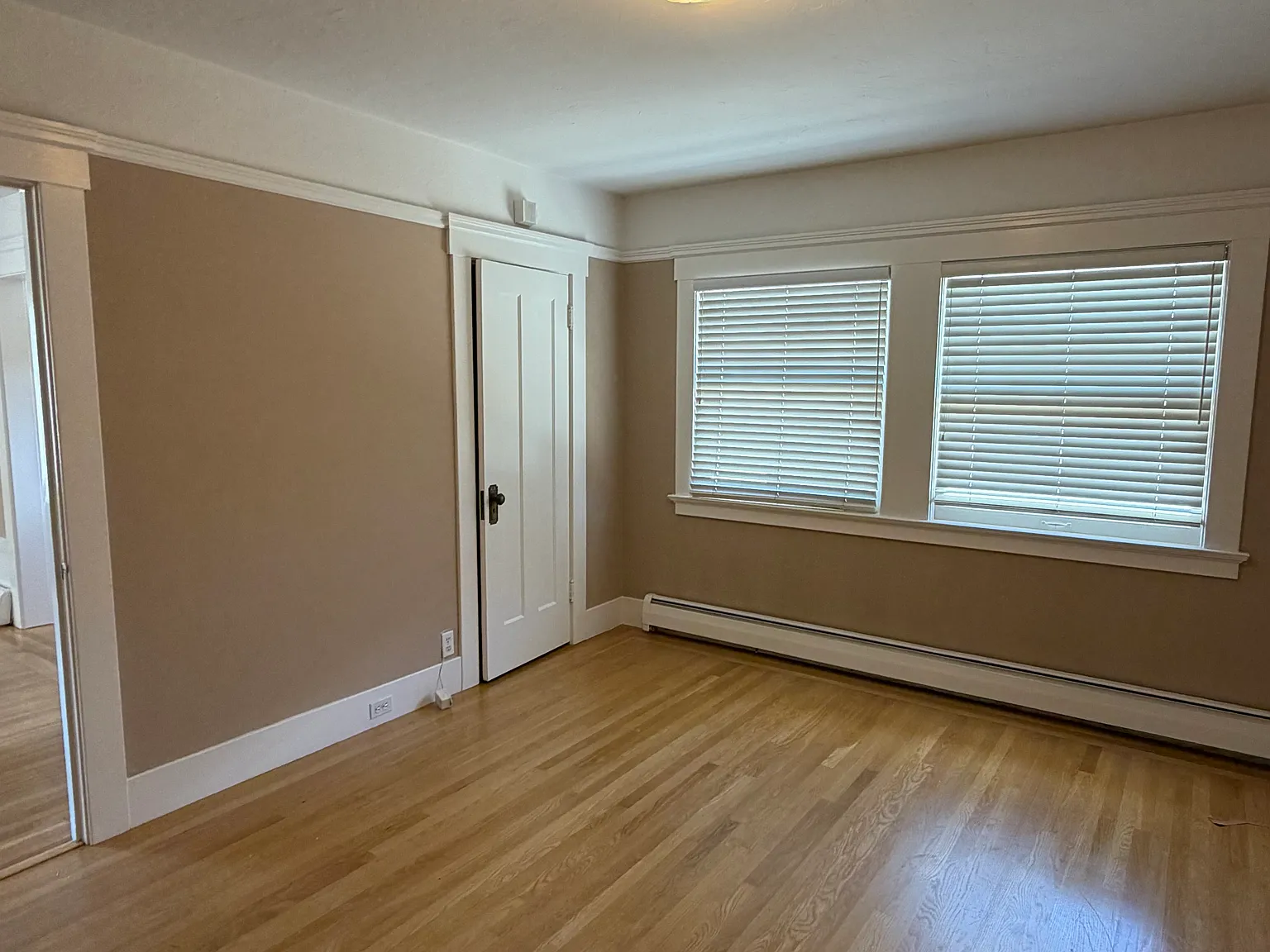 2 bed, 1390 sqft, $5,600 — Photo 4