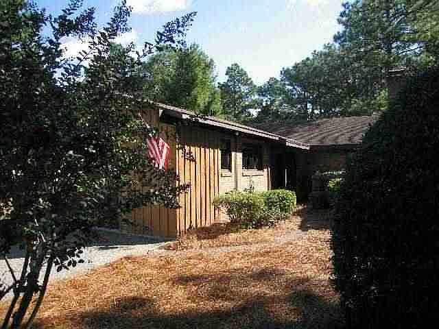 1st image of 615 Knollwood Village
