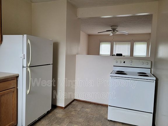 5th image of 49 Astor Ln #A