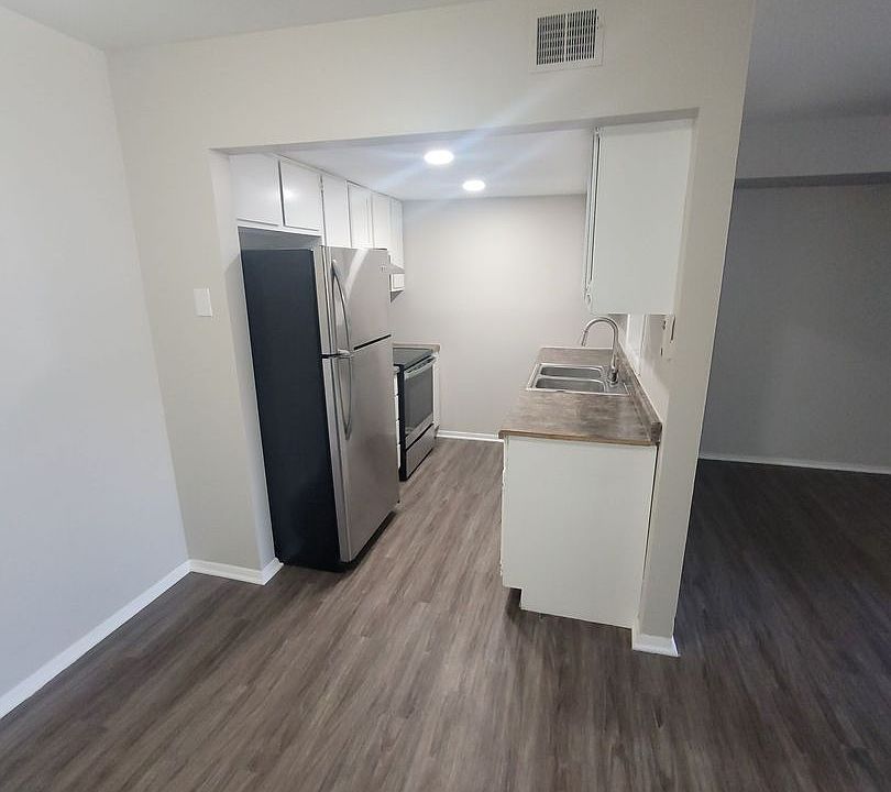 1st image of 1043 Scarborough Ct #K1