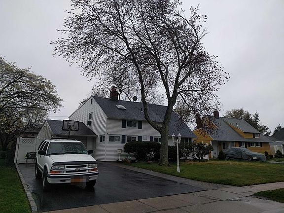 2nd image of 23 Cottonwood Ln