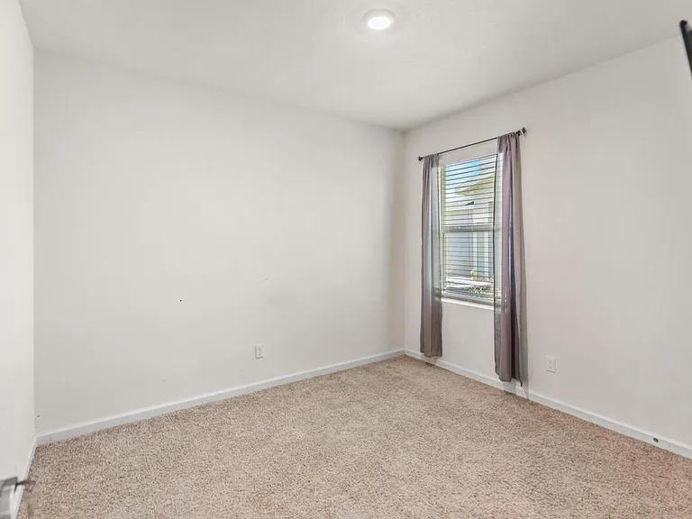 11044 SW Vasari Way — Photo 24