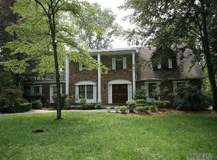 2 Westminster Rd, Syosset, NY 11791