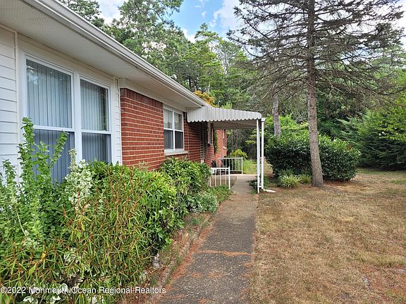 2nd image of 505 Lilac Lane #B