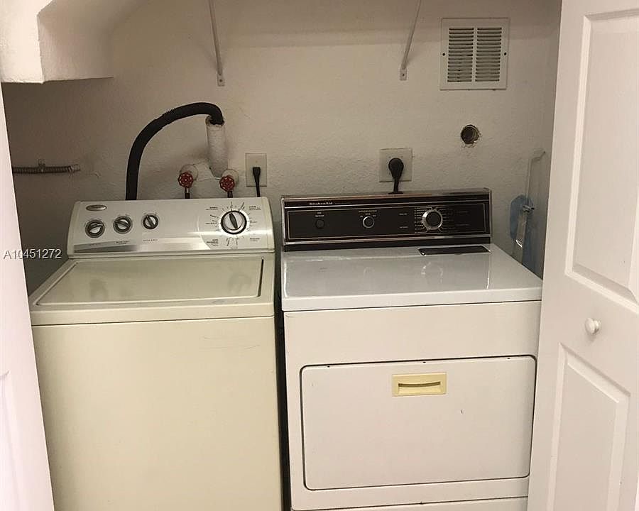 2nd image of 1303 N Santa Catalina Cir