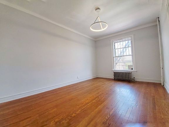 4th image of 93 Halsey St #2