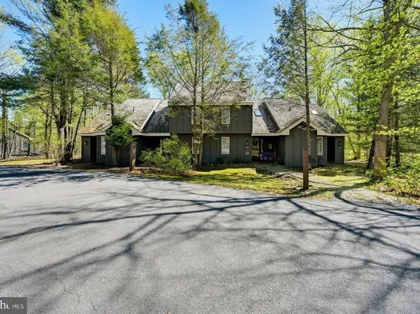 65 Snow Shoe, Lake Harmony, PA 18624