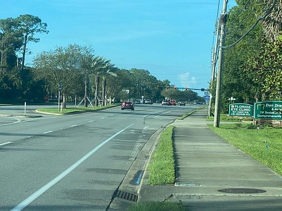 3rd image of 1085 W Granada Blvd