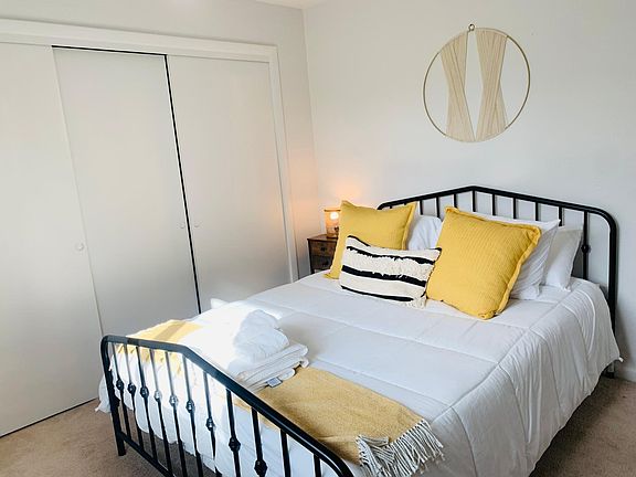 Guest bedroom