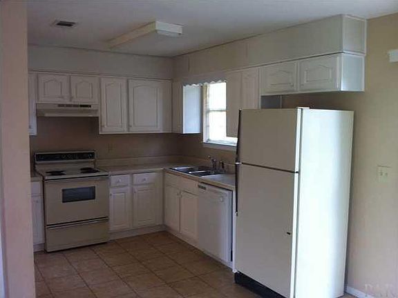 3rd image of 842 Amberway Dr
