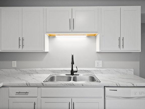 5th image of 358 Peabody Dr APT 3