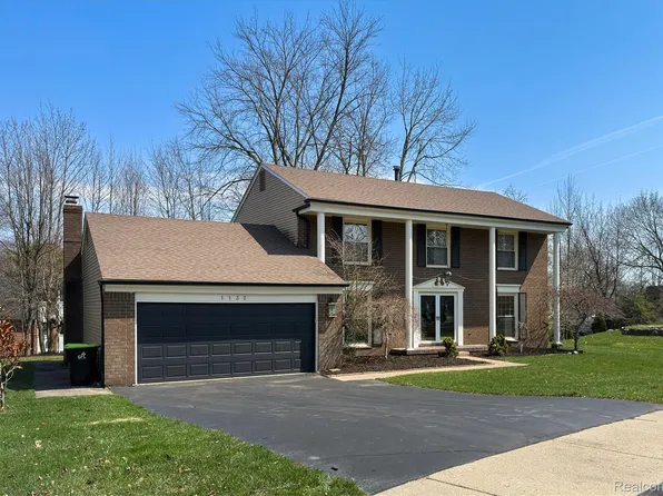 1132 Hemlock Dr, Rochester, MI 48307