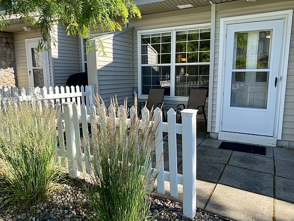 3rd image of 3605 Lawndale Ln N Unit 15