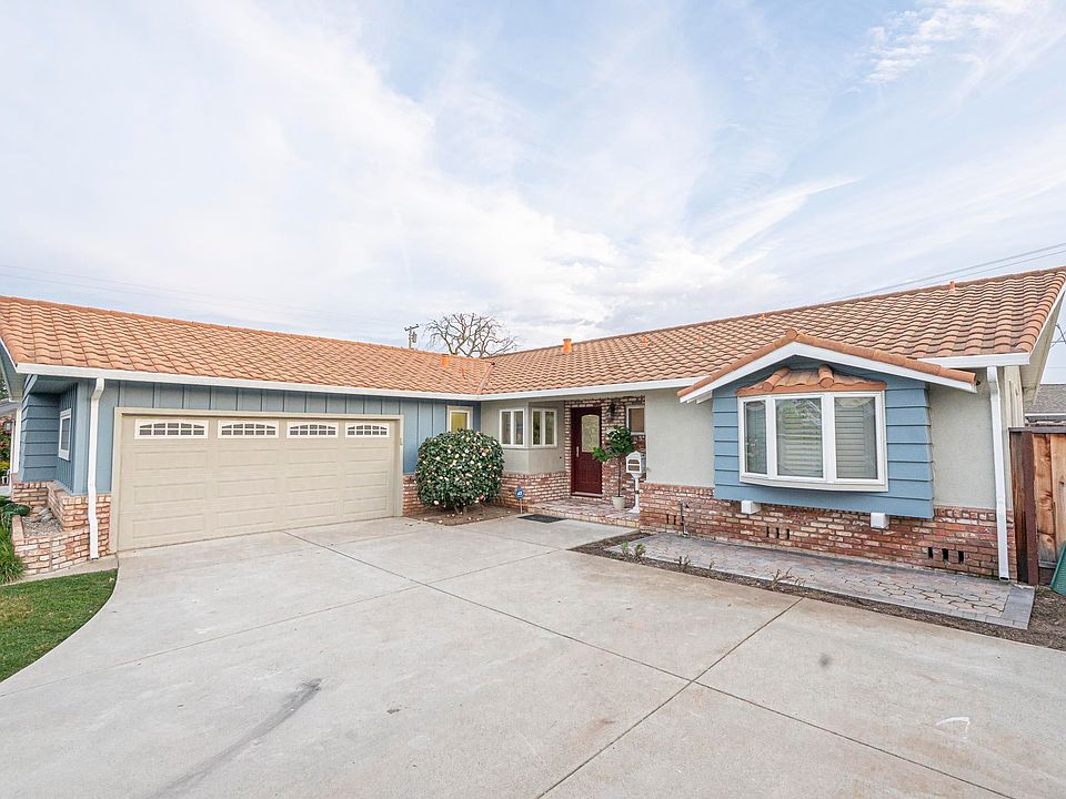 1st image of 3474 Walton Way