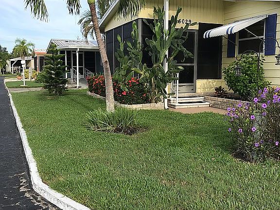 House front with old lanai