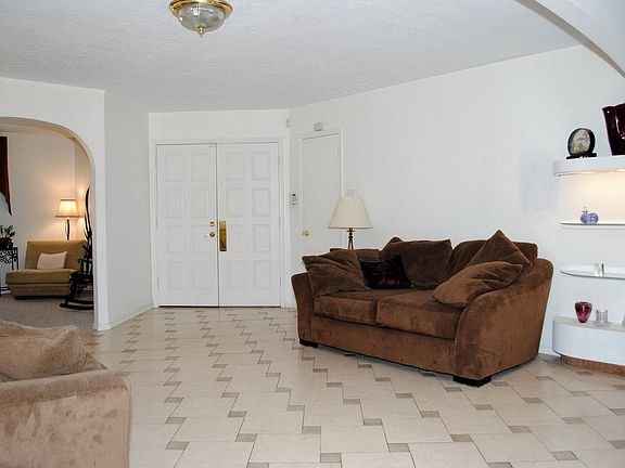 4th image of 10106 Erlitz Dr NW