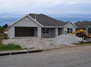 526 Piney Ln, Springdale, AR 72764