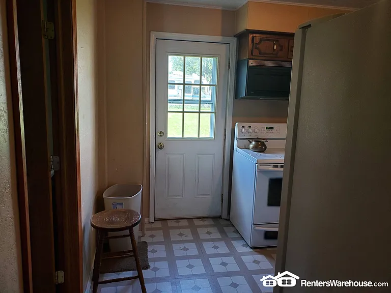 105 W Franklin St — Photo 22
