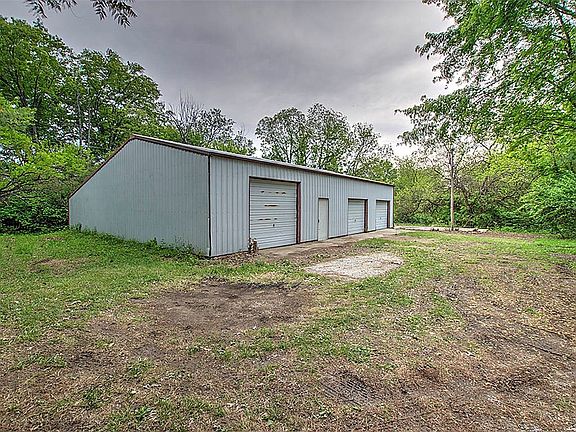 5th image of 1754 S Shores Dr