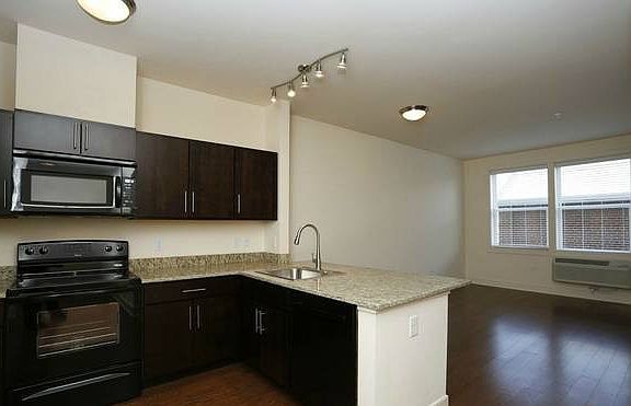 large 1 bedr apartment