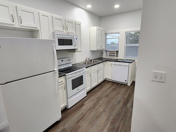 4th image of 221 8th St