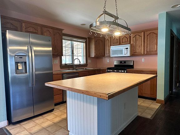 3rd image of 465 Northridge Heights Dr