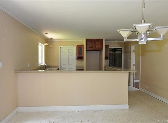 4th image of 1817 Austin Dr