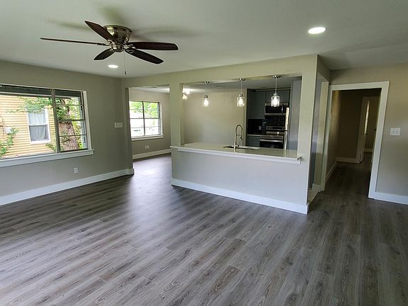 2nd image of 628 Bridle Ave