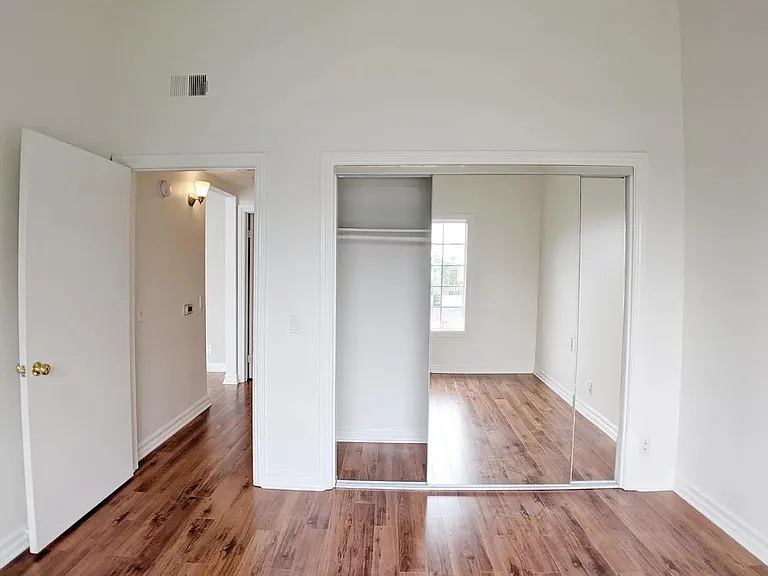 Carmelina Lofts — Photo 14