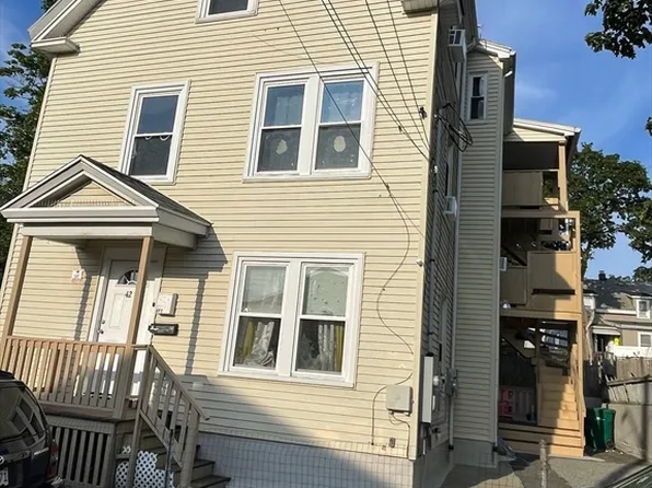 42 Valley Ave, Lynn, MA 01902