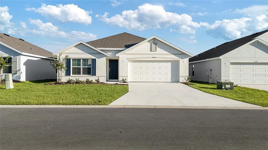 4 bed, 2.0 bath, 1827 sqft, $1,990 — Photo 1