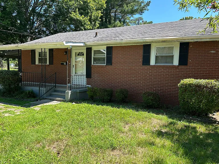 2119 Elbon Dr — Photo 1