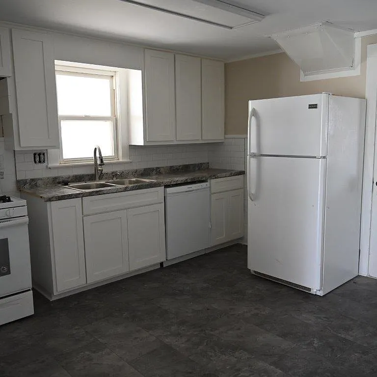 2 bed, 732 sqft, $1,200 — Photo 3