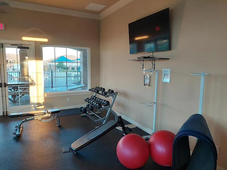 18400 Calasetta Dr — Photo 39